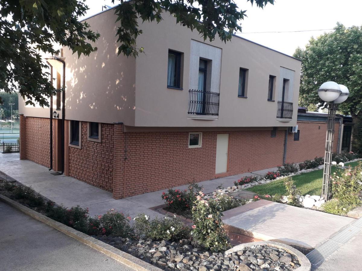 Hotel Marina Oasa Grocka Exterior foto